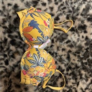 PINK Victoria's Secret: 32b Push-up Bra